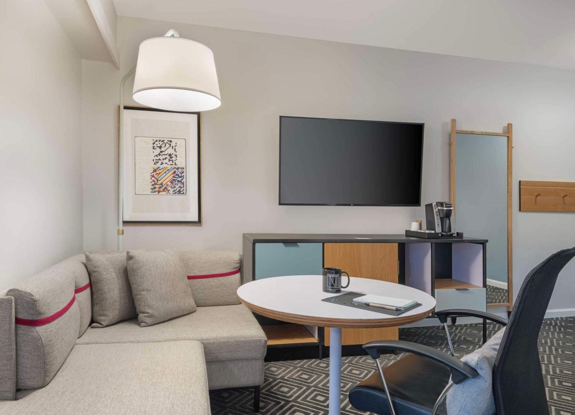 Freepoint Hotel Cambridge, Tapestry Collection By Hilton Bagian luar foto